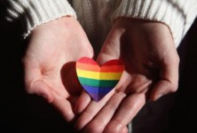 西班牙首位跨性别参议员誓言捍卫性别自我身份法